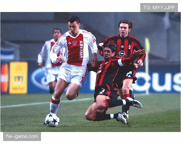 马尔蒂尼的防守艺术引领现代足球风格持续进化