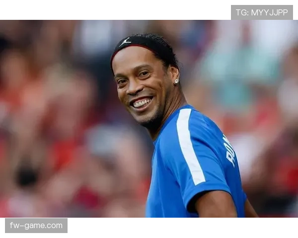 杜埃 vs 罗纳尔迪尼奥：灵性表现与创造力对比