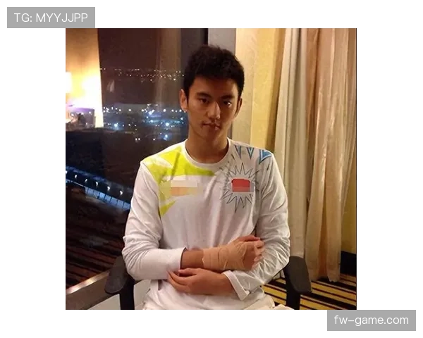 宁泽涛这身材管理也太狠了，退役这么多年还能穿紧身衣出门？