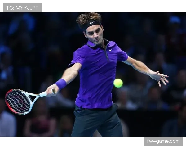 费德勒单手挥拍那架势，谁信他私下连洗碗都不手软？