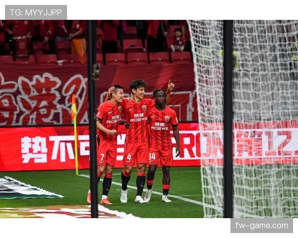 王燊超场上像战士，下了场就是买买买狂魔？这差距也太大了吧！